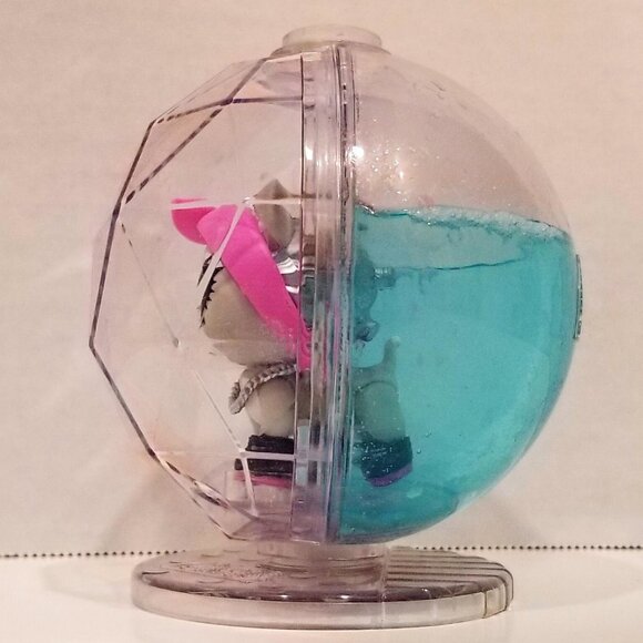 L.O.L. Surprise! Fluffy Pets Purrs Winter Disco Glitter Snow BB, EUC - Picture 16 of 16